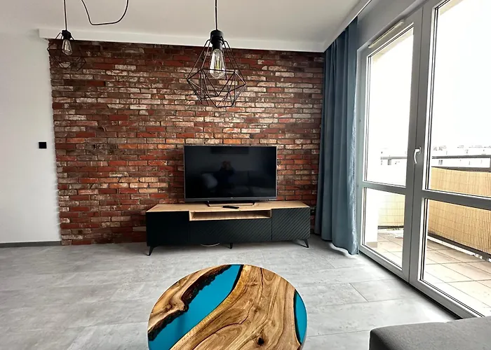 Eros Gdynia, Srodmiescie